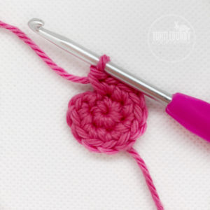 How to Crochet a Button from TurtleBunny Creations - Simple crochet circle