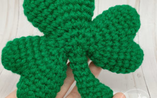 No-Sew Crochet Plush Shamrock